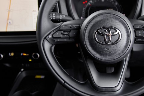 Toyota Aygo X VVT-I EXCLUSIVE 18