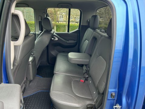 Nissan Navara 2.5 dCi Tekna Auto 4WD Euro 5 4dr 23