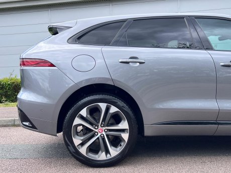 Jaguar F-Pace 2.0 D200 MHEV R-Dynamic HSE Auto AWD Euro 6 (s/s) 5dr 15