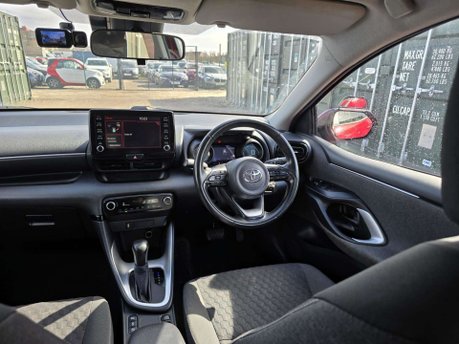 Toyota Yaris 1.5 VVT-h Design Hatchback 5dr Petrol Hybrid E-CVT Euro 6 (s/s) (116 ps) 23