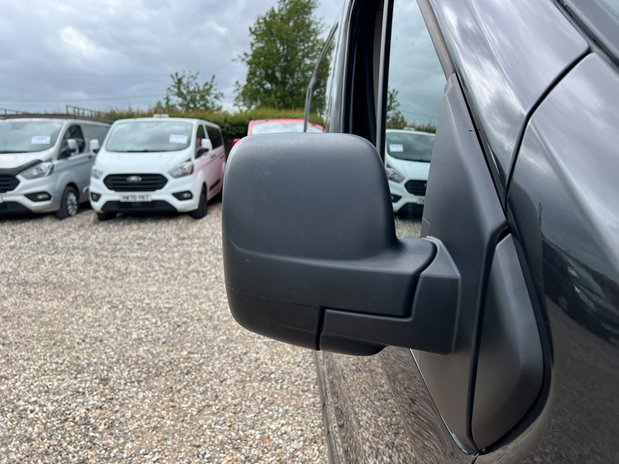 Renault Trafic Crew Cab SWB L1H1 Sport SL27 Air Con Alloys Nav Se 19