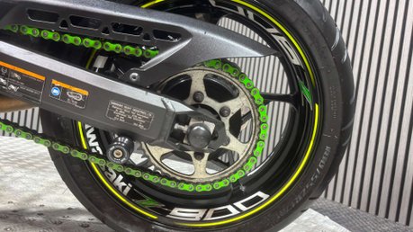 Kawasaki Z900 2019 69 PLATE FULL AKRAPOVIC ONLY 15K STUNNING NAKED BIKE 26