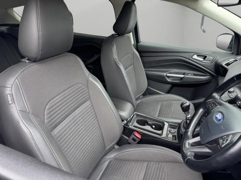 Ford Kuga 2.0 TDCi Titanium AWD Euro 6 (s/s) 5dr 9