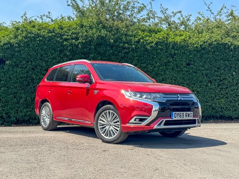 Mitsubishi Outlander (Sold) 2.4h TwinMotor 13.8kWh 4h SUV 5dr Petrol Plug-in Hybrid CVT 4WD Euro 28