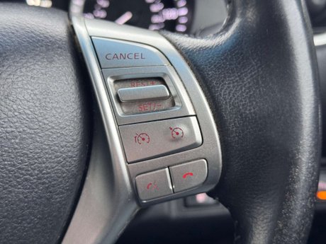 Nissan Navara 2.3 Navara Tekna dCi 4WD 5dr 32