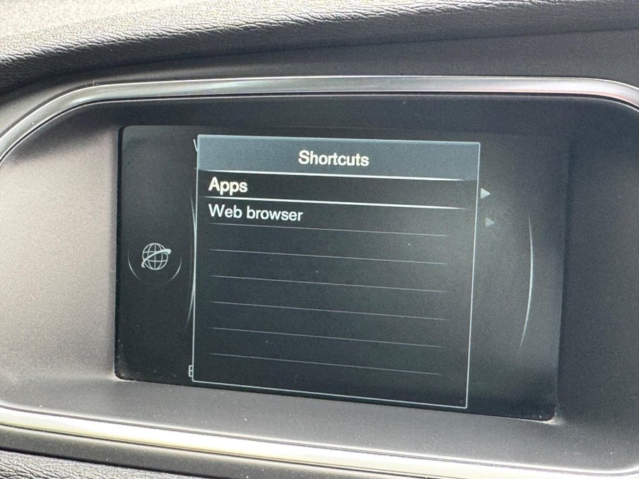 2015 Volvo V40 — image 24