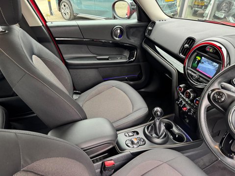 Mini Countryman COOPER D CLASSIC 17