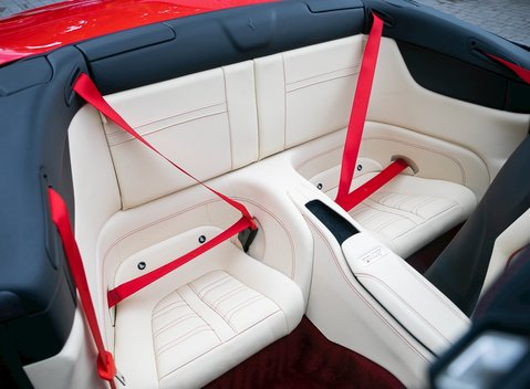 Ferrari California T HS 13