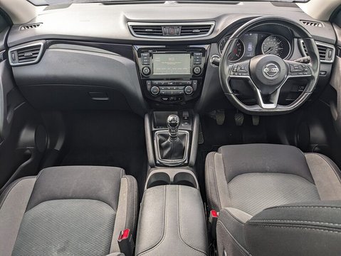 Nissan Qashqai DIG-T N-CONNECTA 16