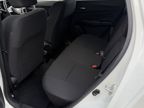 Suzuki Swift 1.2 Dualjet 83 12V Hybrid SZ5 5dr Auto 39
