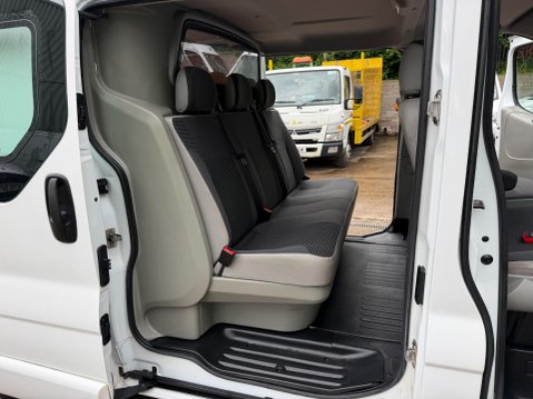 Vauxhall Vivaro 2.0 2900 CDTi Sportive Crew Van 5dr Diesel Manual FWD L1 (195 g/km, 113 bhp 39