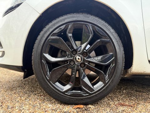 Renault Clio 0.9 TCe Iconic Euro 6 (s/s) 5dr 29