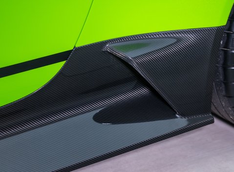 Aston Martin Vantage GT12 37