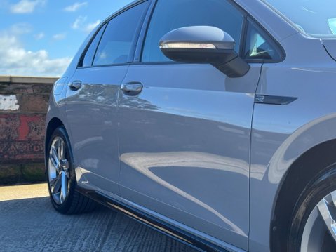 Volkswagen Golf 1.5 eTSI MHEV R-Line DSG Euro 6 (s/s) 5dr 8