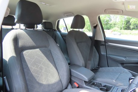 Volkswagen Golf 1.5 TSI Life Hatchback 5dr Petrol Manual Euro 6 (s/s) (130 ps) 8