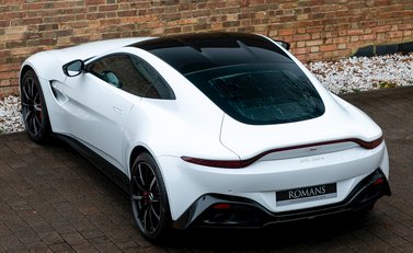 Aston Martin V8 Vantage 9