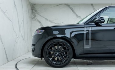 Land Rover Range Rover P460e Autobiography LWB 34