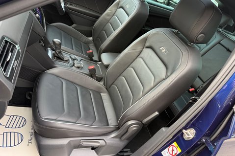 Volkswagen Tiguan R LINE TSI BMT 4MOTION DSG -RARE LEATHER INTERIOR -CAMERA -APPLE CARPLAY  25