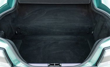 Aston Martin Vantage GT8 31