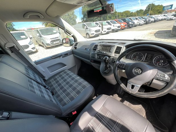 Volkswagen Transporter Crew Cab AUTO SWB L1H1 Low Roof T32 Highline Air Con NO VAT 30