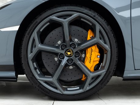 Lamborghini Huracan Tecnica 