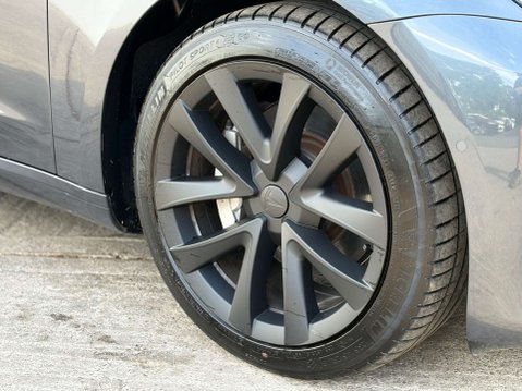 Tesla Model 3 Model 3 Long Range AWD 4WD 4dr 8