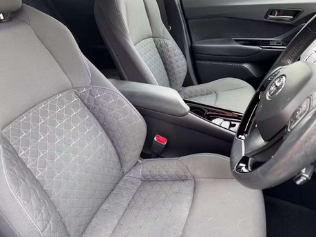 Toyota C-HR 1.8 VVT-h Design SUV 5dr Petrol Hybrid CVT Euro 6 (s/s) (122 ps) 6