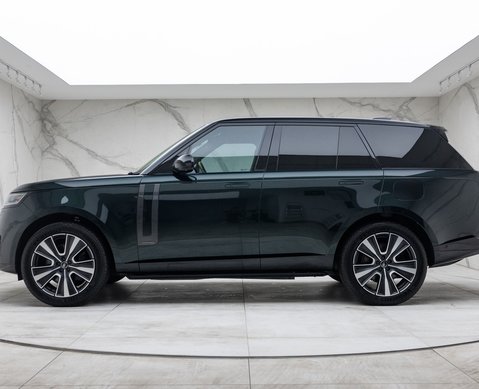 Land Rover Range Rover P550e AUTOBIOGRAPHY 