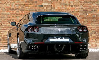 Ferrari GTC4 Lusso 16