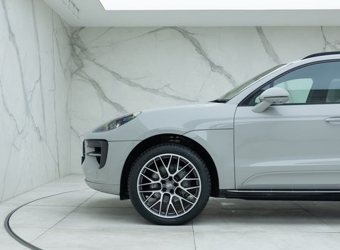 Porsche Macan S 39