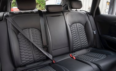 Audi RS6 Avant Performance 13