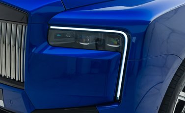 Rolls-Royce Cullinan Series II BLACK BADGE 38