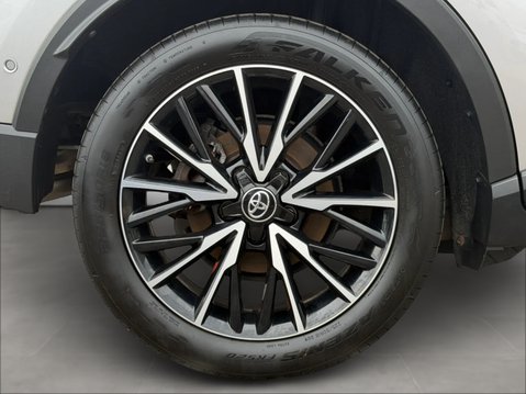 Toyota C-HR 1.8 Hybrid Excel 5dr CVT [Leather] 13