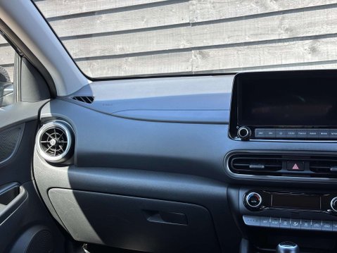 Hyundai KONA 1.6 Kona Premium GDi HEV Semi-Auto 5dr 22