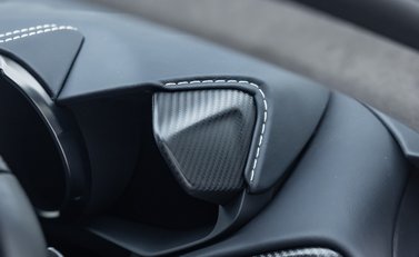 Aston Martin V12 Vantage 27