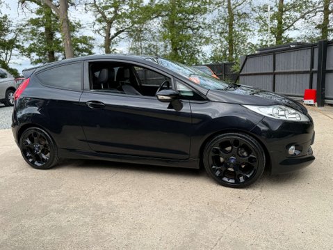 Ford Fiesta 1.6 Fiesta Metal 3dr 34