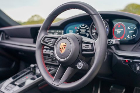 Porsche 911 TARGA 4S 12