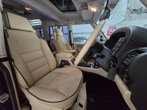 Land Rover Discovery 2.5 TD5 ES Premium Station Wagon 5dr Diesel Automatic (7 Seats) (284 g/km, 38