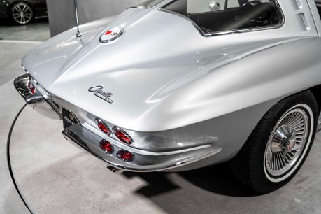 Chevrolet Corvette Stingray SPLIT WINDOW MANUAL FUELIE. FULL RESTO. MATCHING NUMBERS. IMMACULATE. 32