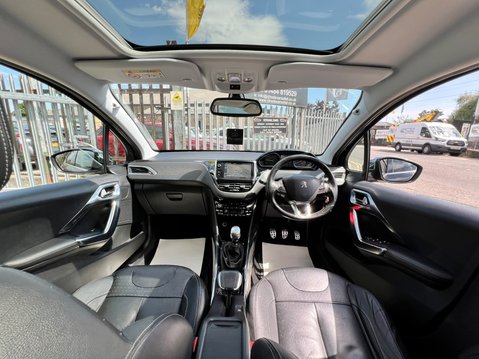 Peugeot 2008 BLUE HDI S/S FELINE MISTRAL 39