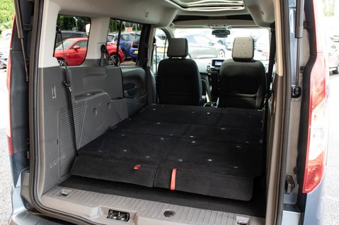 Ford Grand Tourneo Connect TITANIUM TDCI 34