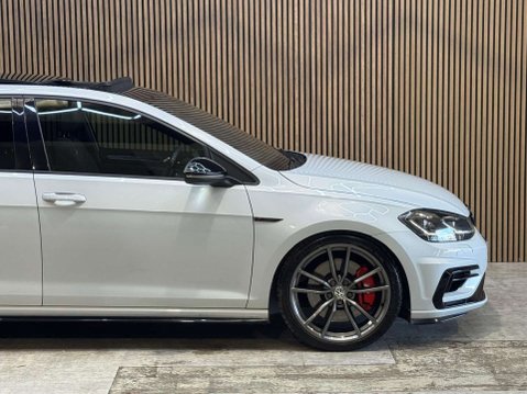 Volkswagen Golf 2.0 Golf R TSi Semi-Auto 4WD 5dr 17