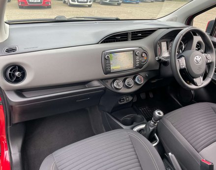 Toyota Yaris 1.5 Yaris Icon Tech VVT-i 5dr 27