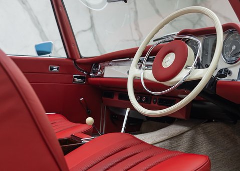 Mercedes-Benz 280 SL W113 Pagoda 