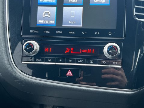 Mitsubishi Outlander PHEV DYNAMIC 25