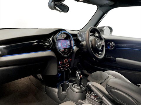 Mini Hatch 1.5 Cooper Sport Hatchback 3dr Petrol Steptronic Euro 6 (s/s) (136 ps) 15