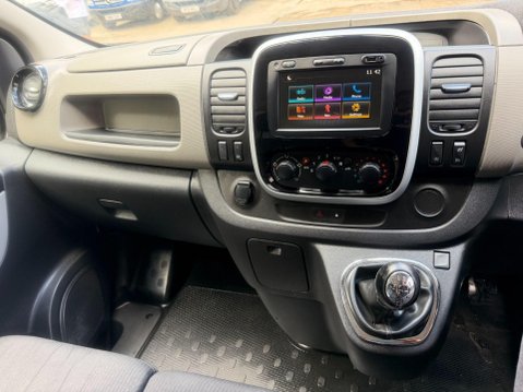 Renault Trafic 1.6 dCi ENERGY 27 Sport Nav Panel Van 5dr Diesel Manual SWB Standard Roof E 30