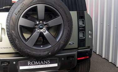 Land Rover Defender 110 X P400 26