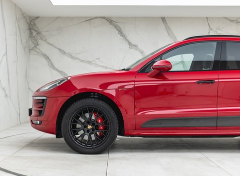 Porsche Macan GTS 35