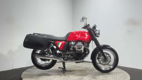 Moto Guzzi V7 750 2009 26K NEW MOT SERVICED 1 OWNER MODERN RETRO BIKE 750CC 1